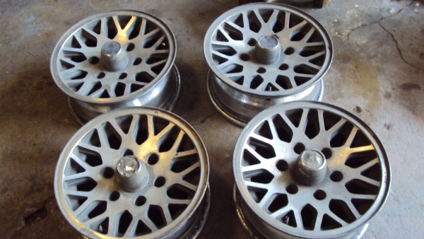 ขายล้อแม็กขอบ14 ราคาถูกๆมี4วงๆละ700บาท