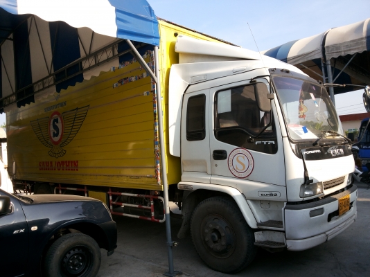 Izuzu FTR 200 แรงม้า ปี49 ยาว5.5 ม Izuzu FTR 200 แรงม้า ปี49 ยาว5.5 ม