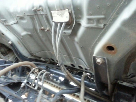 รถอีซูซุ 6 ล้อดั้ม NPR 150 แรงม้า ปี 53  ( ขาย 980,000  บาท. !!  )    ( รถวิ่ง 62,xxx กม. )  สนใจติดต่อ 081 - 6079515