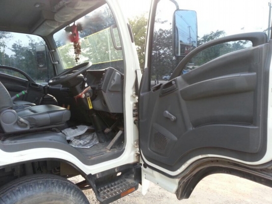 รถอีซูซุ 6 ล้อดั้ม NPR 150 แรงม้า ปี 53  ( ขาย 980,000  บาท. !!  )    ( รถวิ่ง 62,xxx กม. )  สนใจติดต่อ 081 - 6079515