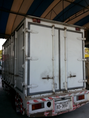 6 ล้อใหญ่ ตู้ 6 บาน Izuzu NMR 130 แรงม้า ปี51 6 ล้อใหญ่ ตู้ 6 บาน Izuzu NMR 130 แรงม้า ปี51