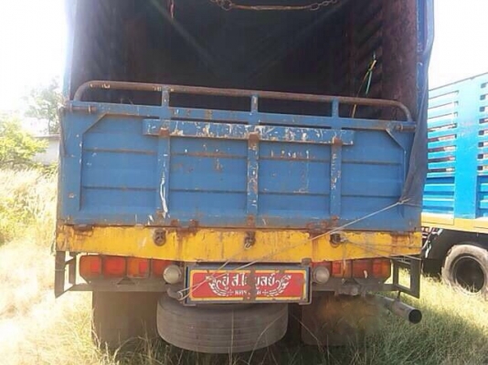 รถฮีโน่ 10 ล้อ รั่ว F17 เปลื่ยนเครื่อง 195 แรงม้า. สนใจติดต่อ 081 - 6079515