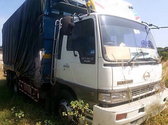 รถฮีโน่ 10 ล้อ รั่ว F17 เปลื่ยนเครื่อง 195 แรงม้า. สนใจติดต่อ 081 - 6079515