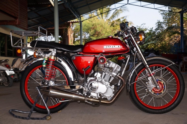 ขาย SUZUKI A 100 ทะเบียนพร้อมโอน เอกสารครบ ภาษี 2557 แต่ง เทพ ๆ วางเครื่อง LIFAN 250 CC เอกสารอินวอย มีเครื่องเดิมให้ ครับ