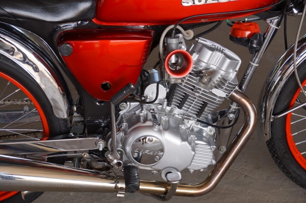 ขาย SUZUKI A 100 ทะเบียนพร้อมโอน เอกสารครบ ภาษี 2557 แต่ง เทพ ๆ วางเครื่อง LIFAN 250 CC เอกสารอินวอย มีเครื่องเดิมให้ ครับ