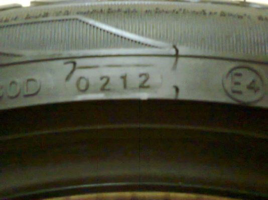 DEESTONE 215-45-17 ปี0212  1เส้นเศษยางใหม่