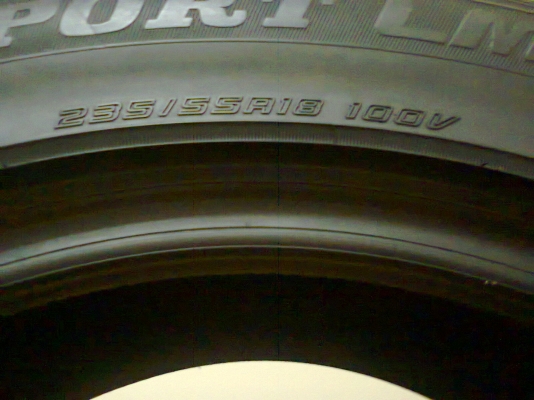 DUNLOP 235-55-18 ปี3910 เศษยางมี1เส้น