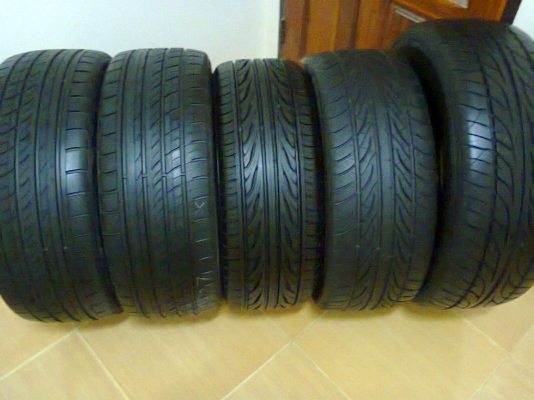 DUNLOP 235-55-18 ปี3910 เศษยางมี1เส้น