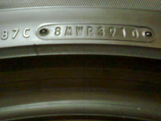 DUNLOP 235-55-18 ปี3910 เศษยางมี1เส้น