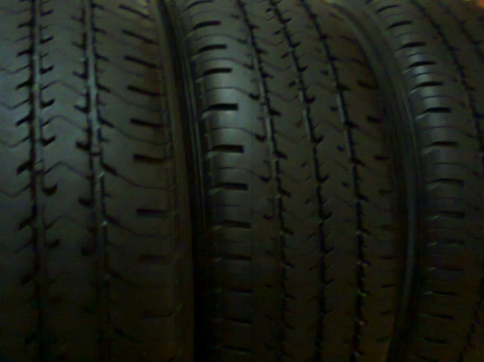 MICHELIN 215R14 ปี13 1ชุดสวยๆใช้ต่อยาวๆไม่ปะไม่บวมปี13ทุกเส้นชุดเดียวกัน