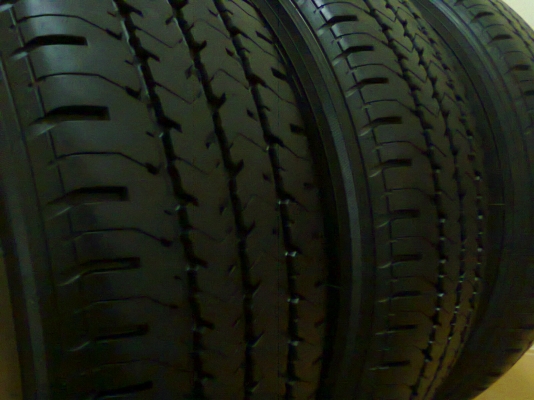 MICHELIN 215R14 ปี13 1ชุดสวยๆใช้ต่อยาวๆไม่ปะไม่บวมปี13ทุกเส้นชุดเดียวกัน
