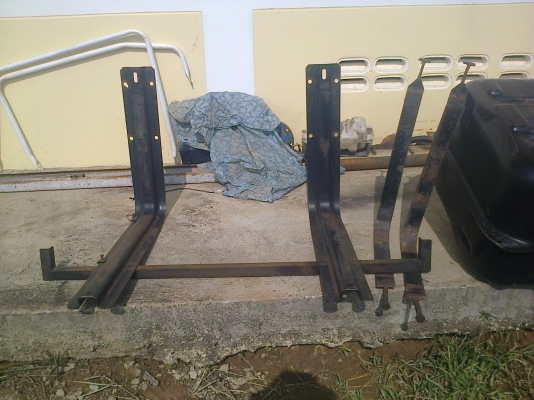 ขายถังน้ำมัน ติดรถ 190 ลิตรพร้อมขา ไม่แตกไม่รั่วสภาพดี