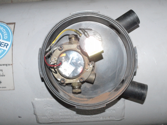 ขายถังแก๊สพร้อมขาสำหรับคนงบน้อยครับ 1400 (ถังมัลติวาว์ล)