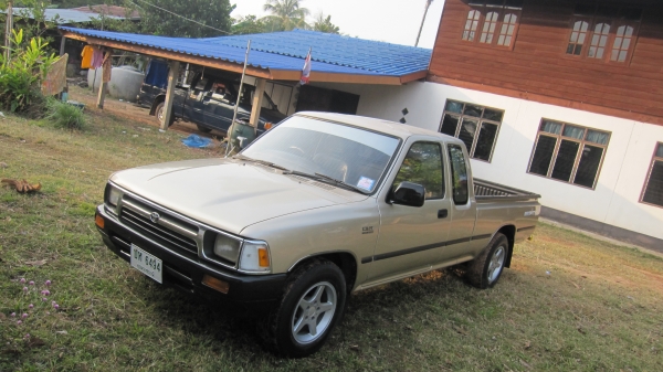 ขายรถกระบะโตโยต้าไมตี้เอ็กปี36/1993 พวงมาลัยพาเวอร์...เครื่องดีแน่นๆไม่ไอไม่จามสภาพพร้อมใช้งาน....เอกสารพร้อมโอน+ภาษีขาดมีนาคม57+สีบอร์นทองสวยๆไร้ตำหนิ+ยางดีทั้ง4เส้น+แอร์เย็น จัด+ชีดี+MP3+แบตเตอร์ี่รี่ใหม่+แม๊กไลเนอน์ใหม่+ล้อแม็ก รถสภาพพร้อมใช้งานครับ...