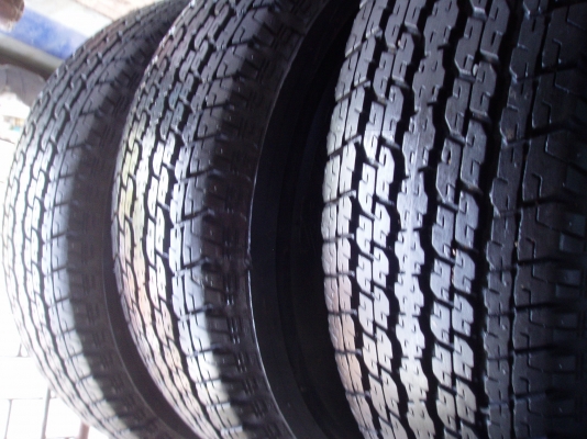 ขายยางถูกๆ265.70.16.มี2เส้นราคา3000บาท ขายยางถูกๆ265.70.16.มี2เส้นราคา3000บาท