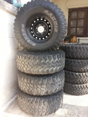 ขายครับสองชุด 33/12.5/15 ปี08  265/75/16 ปี11-12 ดอกสวยตามรูป