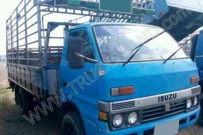 รถบรรทุก 6 ล้อ ยี่ห้อ ISUZU  100 แรงม้า