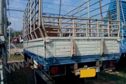 รถบรรทุก 6 ล้อ ยี่ห้อ HINO รุ่นKM779