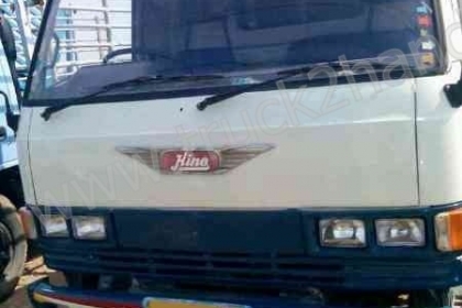 รถบรรทุก 6 ล้อ ยี่ห้อ HINO รุ่นKM779