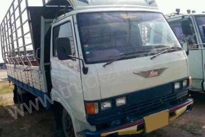 รถบรรทุก 6 ล้อ ยี่ห้อ HINO รุ่นKM779