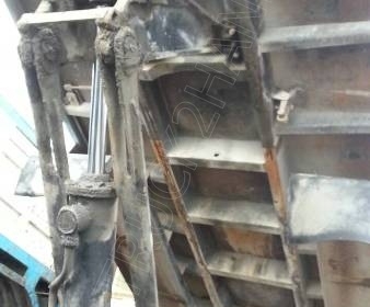 รถบรรทุก 10 ล้อดั๊มพ์ท้องเรือ ยี่ห้อ NISSAN ลงหัว HINO 2 เพลา 225 แรงม้า