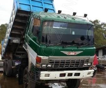 รถบรรทุก 10 ล้อดั๊มพ์ท้องเรือ ยี่ห้อ NISSAN ลงหัว HINO 2 เพลา 225 แรงม้า