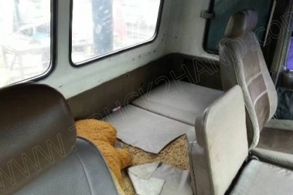 รถบรรทุก 10 ล้อดั๊มพ์ท้องเรือ ยี่ห้อ NISSAN ลงหัว HINO 2 เพลา 225 แรงม้า