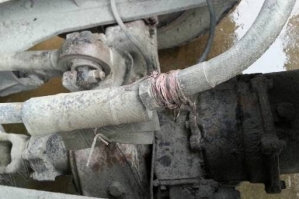 รถบรรทุก 10 ล้อดั๊มพ์ท้องเรือ ยี่ห้อ NISSAN ลงหัว HINO 2 เพลา 225 แรงม้า