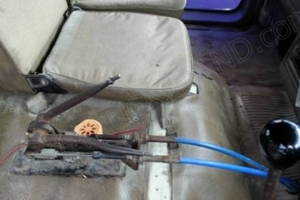 รถบรรทุก 10 ล้อดั๊มพ์ท้องเรือ ยี่ห้อ NISSAN ลงหัว HINO 2 เพลา 225 แรงม้า