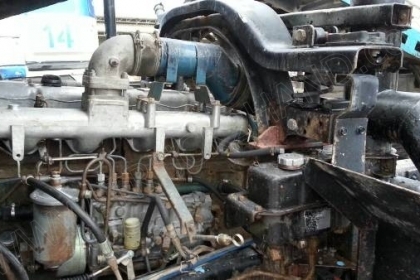 รถบรรทุก 10 ล้อดั๊มพ์ท้องเรือ ยี่ห้อ NISSAN ลงหัว HINO 2 เพลา 225 แรงม้า