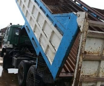 รถบรรทุก 10 ล้อดั๊มพ์ท้องเรือ ยี่ห้อ NISSAN ลงหัว HINO 2 เพลา 225 แรงม้า