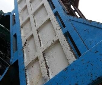 รถบรรทุก 10 ล้อดั๊มพ์ท้องเรือ ยี่ห้อ NISSAN ลงหัว HINO 2 เพลา 225 แรงม้า