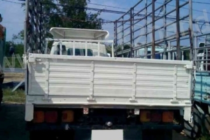 รถบรรทุก 6 ล้อ ยี่ห้อ HINO รุ่น FB 120 เเรงม้า