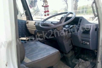 รถบรรทุก 6 ล้อ ยี่ห้อ HINO รุ่น FB 120 เเรงม้า