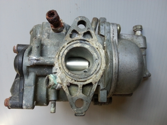 ขายคาร์บูเก่าหลายรายการ(เหลืออีก3ตัว) ขายคาร์บูเก่าหลายรายการ(เหลืออีก3ตัว)