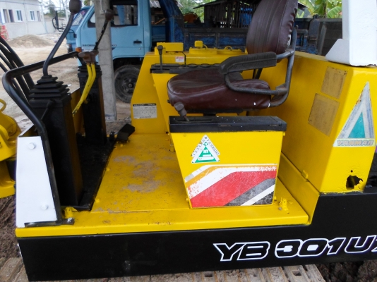 ขายรถแบคโฮยันมาร์ YB301 tel 081-8857576