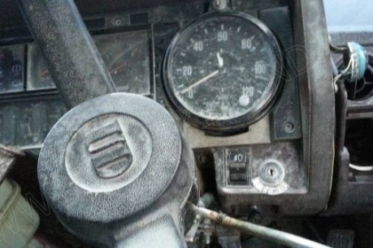 รถบรรทุก 10 ล้อดั๊มพ์ท้องเรือ ยี่ห้อ NISSAN ลงหัว HINO 2 เพลา 225 แรงม้า