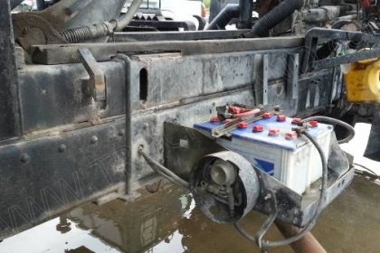 รถบรรทุก 10 ล้อดั๊มพ์ท้องเรือ ยี่ห้อ NISSAN ลงหัว HINO 2 เพลา 225 แรงม้า