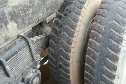 รถบรรทุก 10 ล้อดั๊มพ์ท้องเรือ ยี่ห้อ NISSAN ลงหัว HINO 2 เพลา 225 แรงม้า