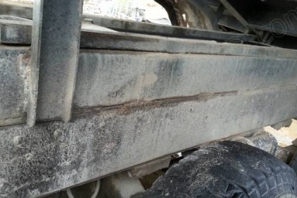 รถบรรทุก 10 ล้อดั๊มพ์ท้องเรือ ยี่ห้อ NISSAN ลงหัว HINO 2 เพลา 225 แรงม้า