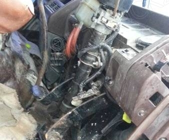 รถบรรทุก 10 ล้อดั๊มพ์ท้องเรือ ยี่ห้อ NISSAN ลงหัว HINO 2 เพลา 225 แรงม้า