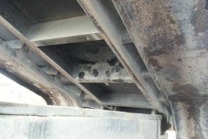 รถบรรทุก 10 ล้อดั๊มพ์ท้องเรือ ยี่ห้อ NISSAN ลงหัว HINO 2 เพลา 225 แรงม้า