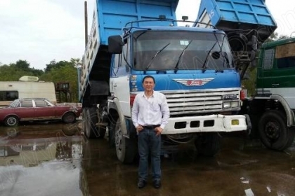 รถบรรทุก 10 ล้อดั๊มพ์ท้องเรือ ยี่ห้อ NISSAN ลงหัว HINO 2 เพลา 225 แรงม้า