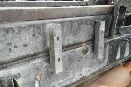 รถบรรทุก 10 ล้อดั๊มพ์ท้องเรือ ยี่ห้อ NISSAN ลงหัว HINO 2 เพลา 225 แรงม้า