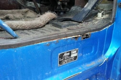 รถบรรทุก 10 ล้อดั๊มพ์ท้องเรือ ยี่ห้อ NISSAN ลงหัว HINO 2 เพลา 225 แรงม้า