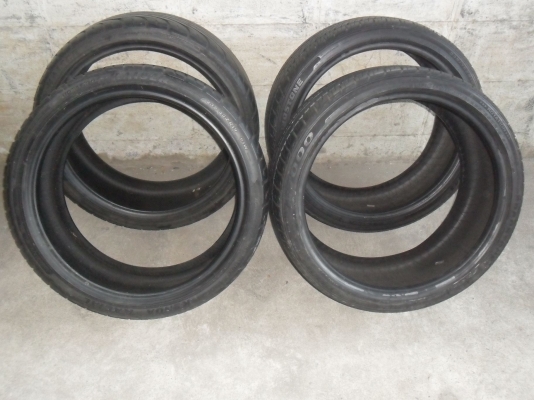 ยาง 235/35ZR19 ปี09 สวยๆ 4 เส้น ราคา 4400 บาท