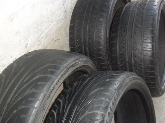 ยาง 235/35ZR19 ปี09 สวยๆ 4 เส้น ราคา 4400 บาท