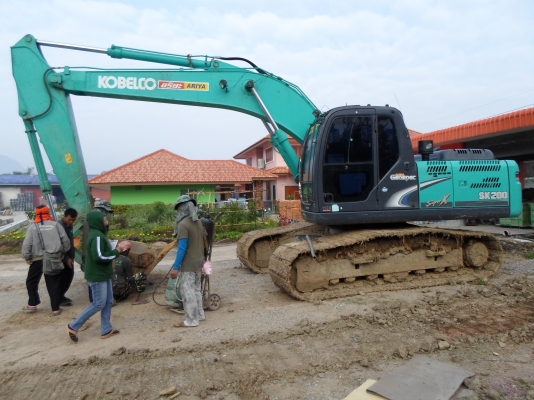 ขายดาวน์แบคโฮ 200 mark 8 tel 081-8857576