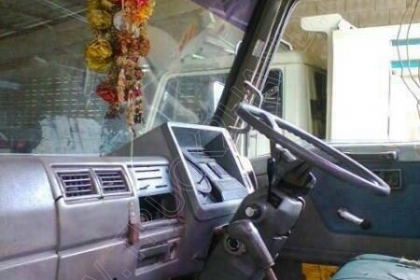 รถ 6 ล้อขนาดกระบะยาว 5.50 เมตร ยี่ห้อ HINO FC 120 แรงม้า รุ่นกระจกไฟฟ้า ปี 2536