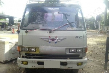 รถ 6 ล้อขนาดกระบะยาว 5.50 เมตร ยี่ห้อ HINO FC 120 แรงม้า รุ่นกระจกไฟฟ้า ปี 2536